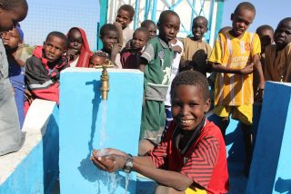 🌱 À l’occasion de la Journée de la Terre, profitez-en pour soutenir une belle cause en faisant un don pour financer un projet d’accès à l’eau au Tchad.

🔔 1€, 10€ ou plus : chaque don compte pour semer l’espoir alors n’hésitez pas à passer au don mensuel en confiance avec Seed 🧡
✅ vous choisissez le montant
✅ vous recevez automatiquement le reçu pour don pour votre déclaration d’impôt
✅ vous pouvez modifier ou stopper votre abonnement à tout moment